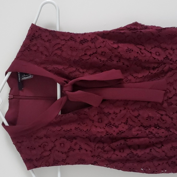 ๐2 for 15๐ Forever 21 Bow Neckline Fit-and-Flare Dress - Picture 2 of 4